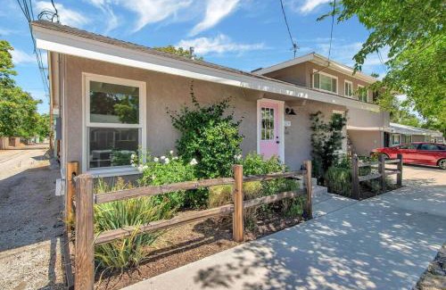 Paso Robles Casa | Rosé Getaway Close to Downtown Paso Robles 2 Bed/1 Bath