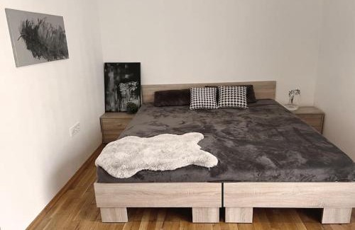 Saints Constantine and Helena Apartamento | Rosie's Cozy Bright Apartment Summer Paradise