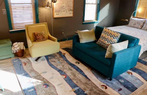 Margaretville Casa | Rosa Guesthouse - cozy studio apt. - mins to skiing. Pet friendly!