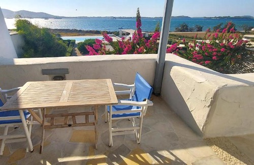 Paros Apartamento | Rosanna kite apartments by the sea & pool with sunset