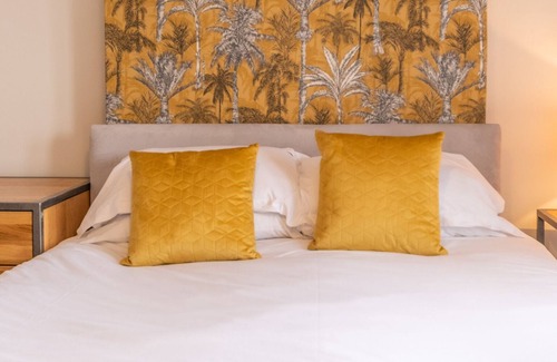 Hinton Charterhouse Casa | Rose And Crown