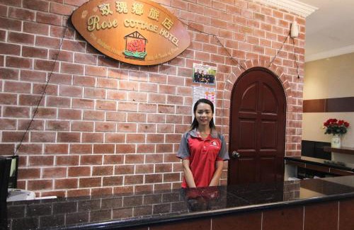 Taman Perling Hotel | Rose Cottage Hotel Taman Perling