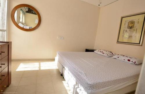 Neve Zohar Casa | Rose Dead Sea Neve Zohar