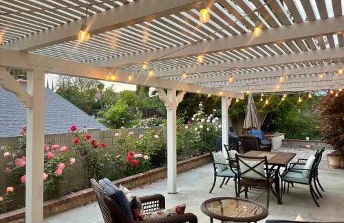 Thousand Oaks Casa | Rose Garden Home, Entire 4bdr 2bth House with Offices, Thousand Oaks