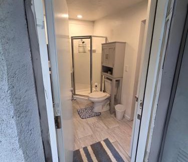 Allied Gardens Apartamento | Rose Guest Private Suite
