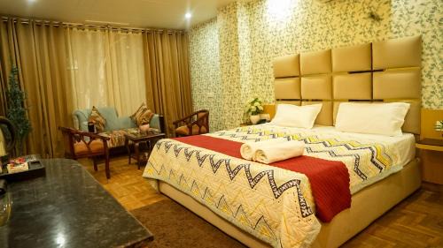 Bullawala Hotel | Rose Manor suites