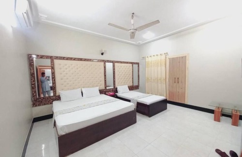 Gulshan-E-Jamal Hotel | Rose Palace Guest House
