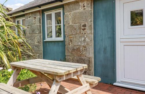 Truro Casa | Rose's Stable