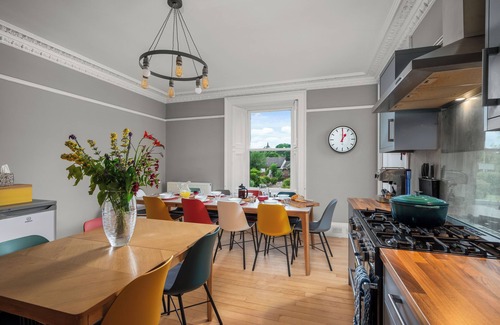 Murthly Casa | Rosebank House -12 Guests across 6 ensuite bedrooms, Wood Burner & EV point
