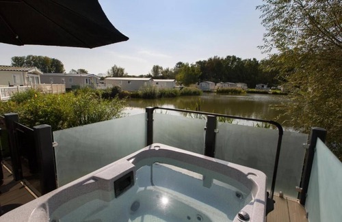 South Cerney Cabina | Rosedale Lakeside Lodge
