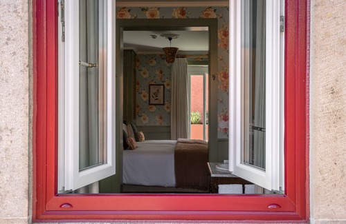 Sintra Casa | Rosegarden Essence Sintra
