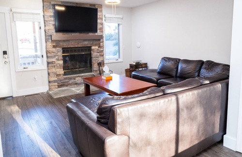 Clemson Casa | Rosehill Villa at Clemson Botanical Gardens