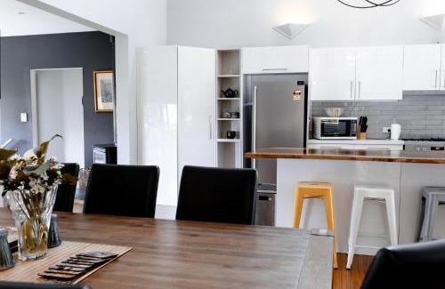 Hepburn Casa | Rosella