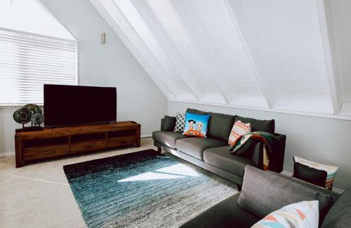 Hepburn Casa | Rosella