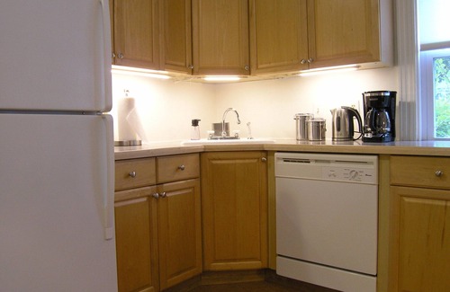 Rosemont Apartamento | Rosemont 1st Fl: 2 BR: Sunny Amplio Conveniente 30 días + alquiler