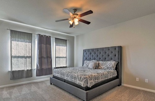 Rosenberg Casa | Rosenberg Townhome by Brazos Town Center!
