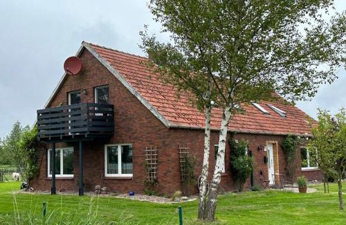 Esens Apartamento | Rosenhaus Esens - Wohnung Backbord