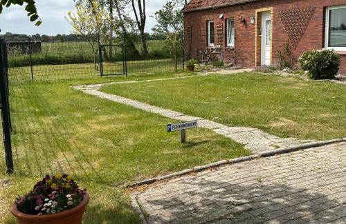 Esens Apartamento | Rosenhaus Esens - Wohnung Backbord
