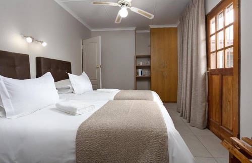 Fichardt Park Casa | Rosepark Guesthouse