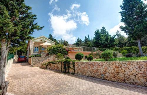 Manganos Villa | ROSEPETRA