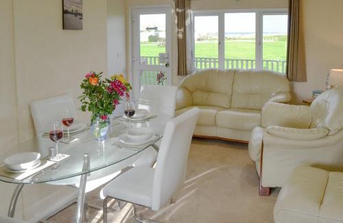 Bacton Casa | Roses Place
