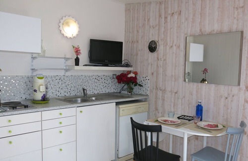 Bourgenay Casa | Roses Tremières by Interhome