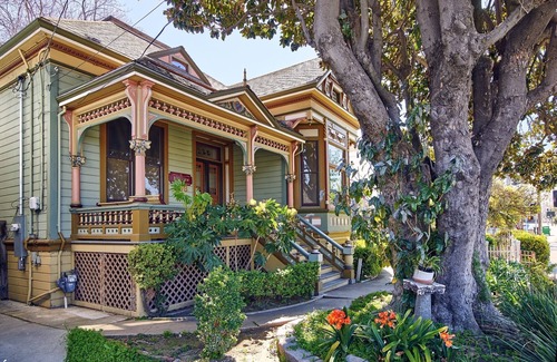 Downtown San Jose Casa | Roseview: Dazzling Gem In The Heart Of San Jose 4 Bedroom Home by RedAwning