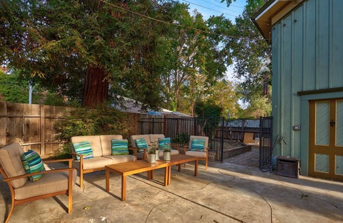 Downtown San Jose Casa | Roseview: Dazzling Gem In The Heart Of San Jose 4 Bedroom Home by RedAwning