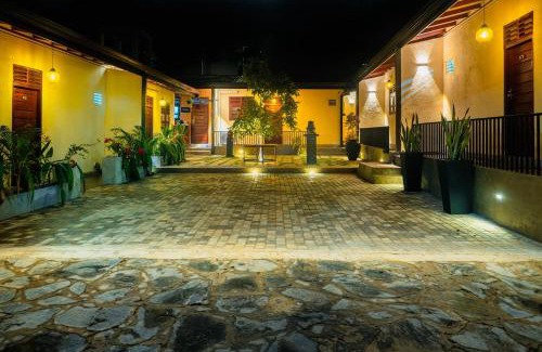 Andiambalama Hotel | Roshara The Airport Hub