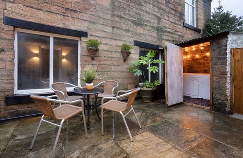 Nelson Casa | Rosie's Escape Summar