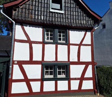 Kommern Casa | Rosige Zeiten, Ferien im Fachwerkhof