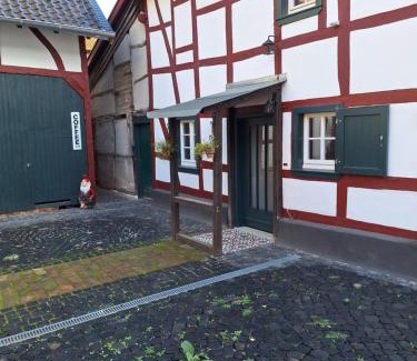 Kommern Casa | Rosige Zeiten, Ferien im Fachwerkhof