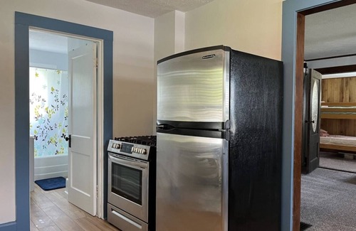 Geneva Casa | Rosko Ridge Cottage located minutes from GOTL and wineries