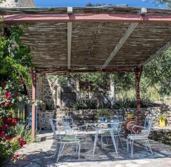 East Mani Casa | Rosso Antico Tower