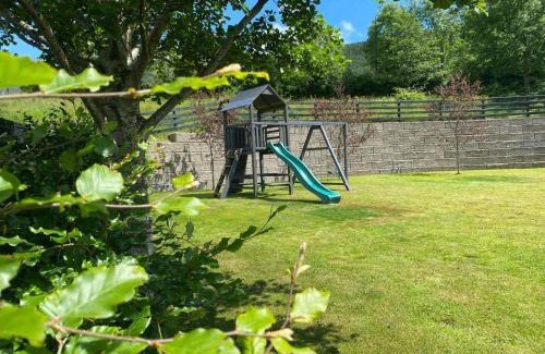 Newry Casa | Rostrevor Valley House -Mountainside Hot Tub View