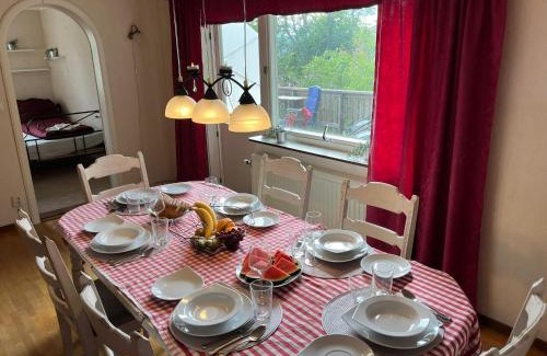 Lugnvik Casa | Rotes Schwedenhaus für Familien und Hunde