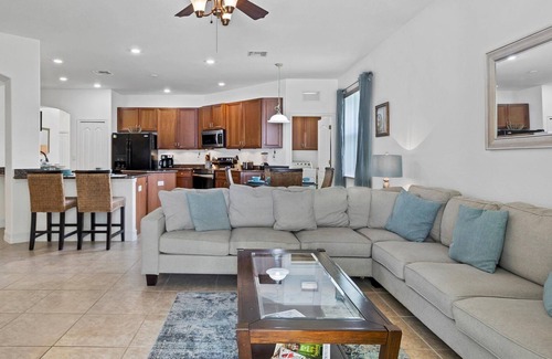 Rotonda Lakes Casa | Nuevo listado, hermosa casa Rotunda West, piscina privada, tarifas mensuales, minutos de las playas de Englewood y Boca Grande