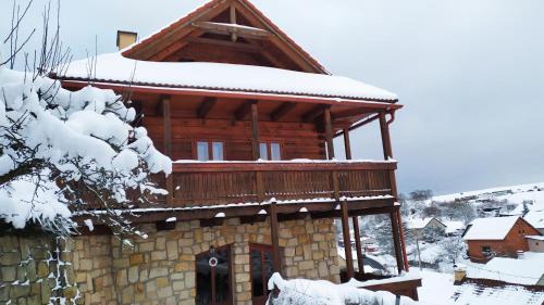 Cerveny Kostelec Casa | Roubenka
