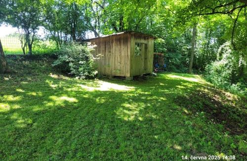 Rovensko pod Troskami Apartamento | Roubenka pod javorem
