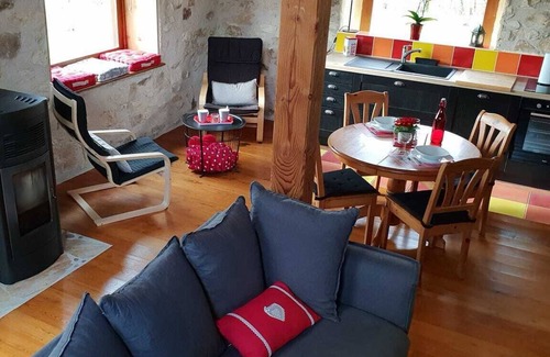 Saint-Just-sur-Viaur Cabaña | Bonita casa de campo acogedora para 3 en el campo
