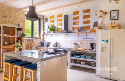 Beaumont-du-Perigord Casa | Casa Rouge Tanin – Spa privado, naturaleza y encanto auténtico en una granj
