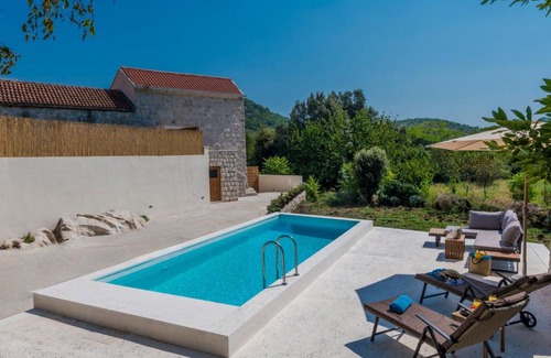 Osojnik Villa | Rougemarin Heritage House with private pool