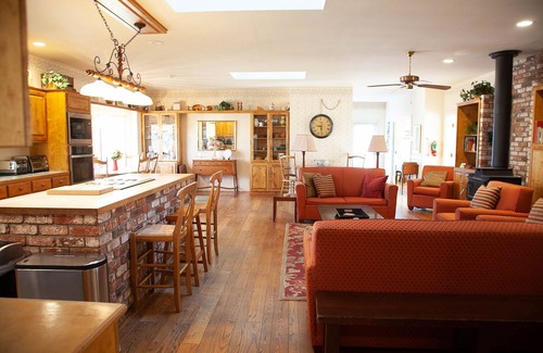 Penn Valley Otro | Rough & Ready Vineyard and Guesthouse - Centro de retiros