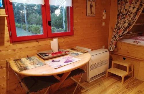 Chazey-sur-Ain Casa | Roulotte atypique calme au milieu de la verdure