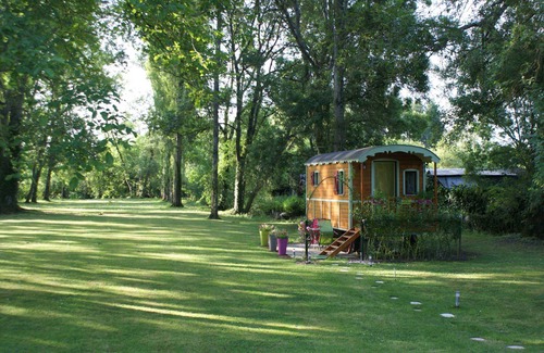 Beaulieu-les-Loches Cabaña | Roulotte au Bord de L'eau, Près des Châteaux de Loire