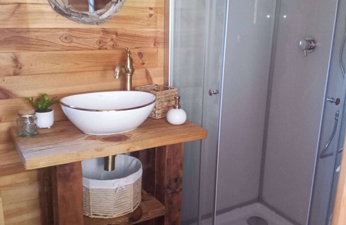 Boree Cama Y Desayuno | Roulotte Nymphéa Avec Bain Norvégien et Jardin Privatifs vue Montagne