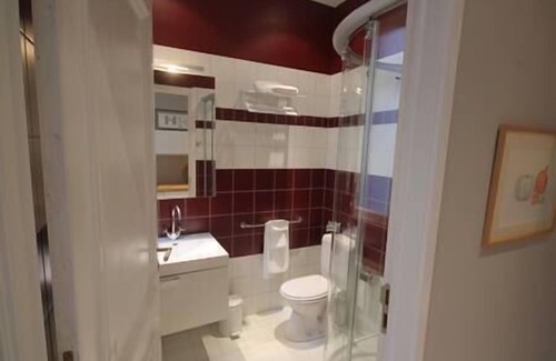 Guillemins Apartamento | Roulotte - Habitación muy bonita, práctica y económica.