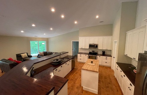 Lake Lure Casa | Round Deltec Home in picturesque Lake Lure