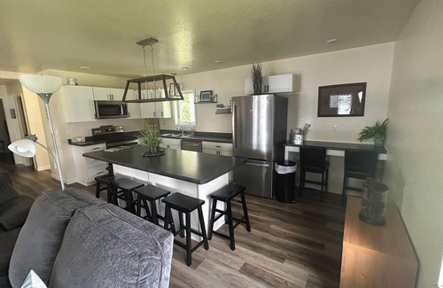 Wild Rose Cabaña | Round Lake -Full Recreation lake Cottage