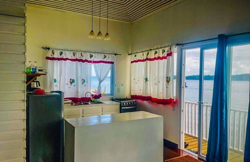 Isla Bastimentos Casa | Round the point Bungalow
